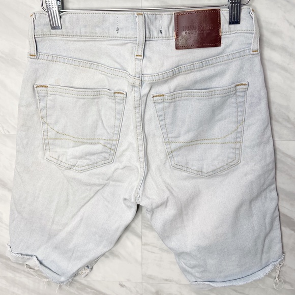 Hollister Skinny Denim Shorts 9’ Size 28 - Picture 4 of 5